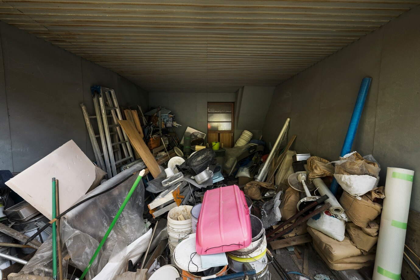De veelzijdige voordelen van het huren van een afvalcontainer
